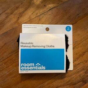 Room Essentials Black Reusable Makeup Cloths